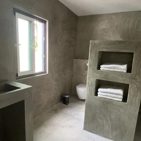 Global Chill Farm Loft