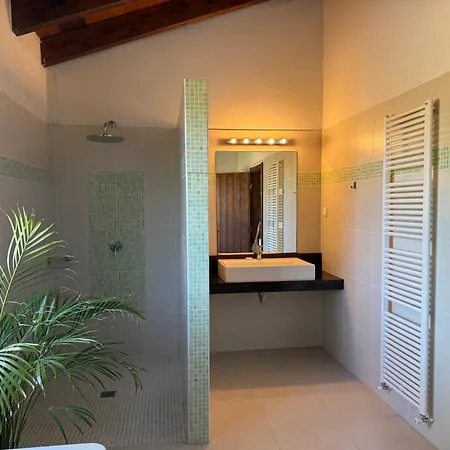 Global Chill Farm Loft *